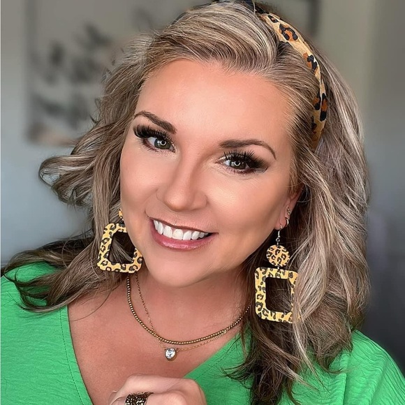 NEW Clarissa Earrings 🐆 - Picture 5 of 6